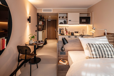 Revo München by Revo: Zimmer