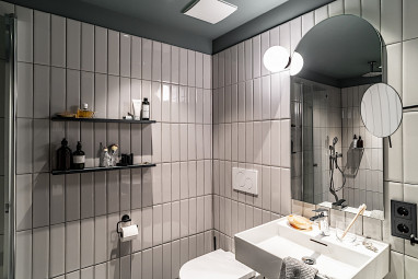 Revo München by Revo: Zimmer