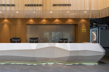 DoubleTree by Hilton Vienna Schönbrunn: Lobby