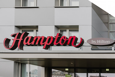 Hampton by Hilton Vienna City West: Außenansicht