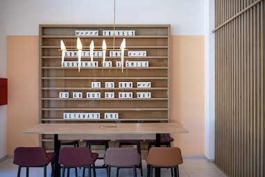 Hampton by Hilton Potsdam Babelsberg: Bar/Lounge