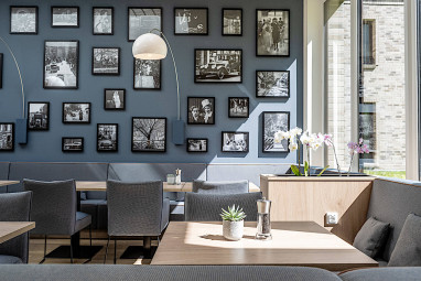 Hampton by Hilton Potsdam Babelsberg: Bar/Lounge