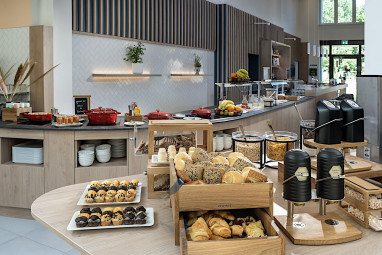 Hampton by Hilton Potsdam Babelsberg: Restaurant